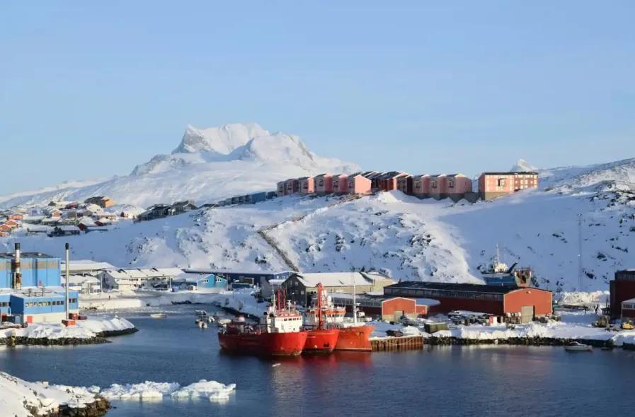 英国《金融时报》援引最新的一项调查称，绝大多数格陵兰岛居民不愿成为美国公民。85