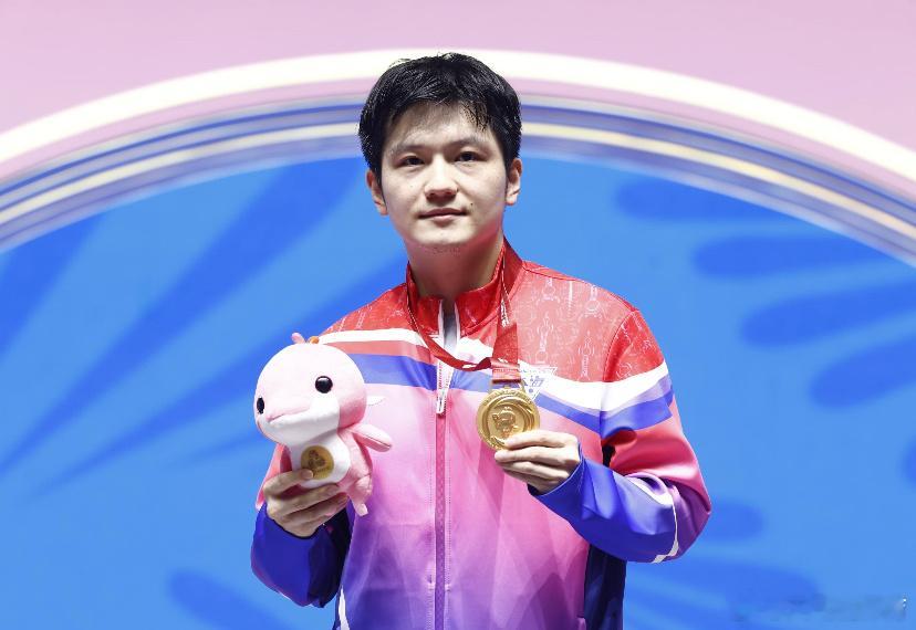 樊振东四届全运会两次卫冕夺冠樊振东在第四次全运会征程中成功卫冕乒乓球男单冠军。2