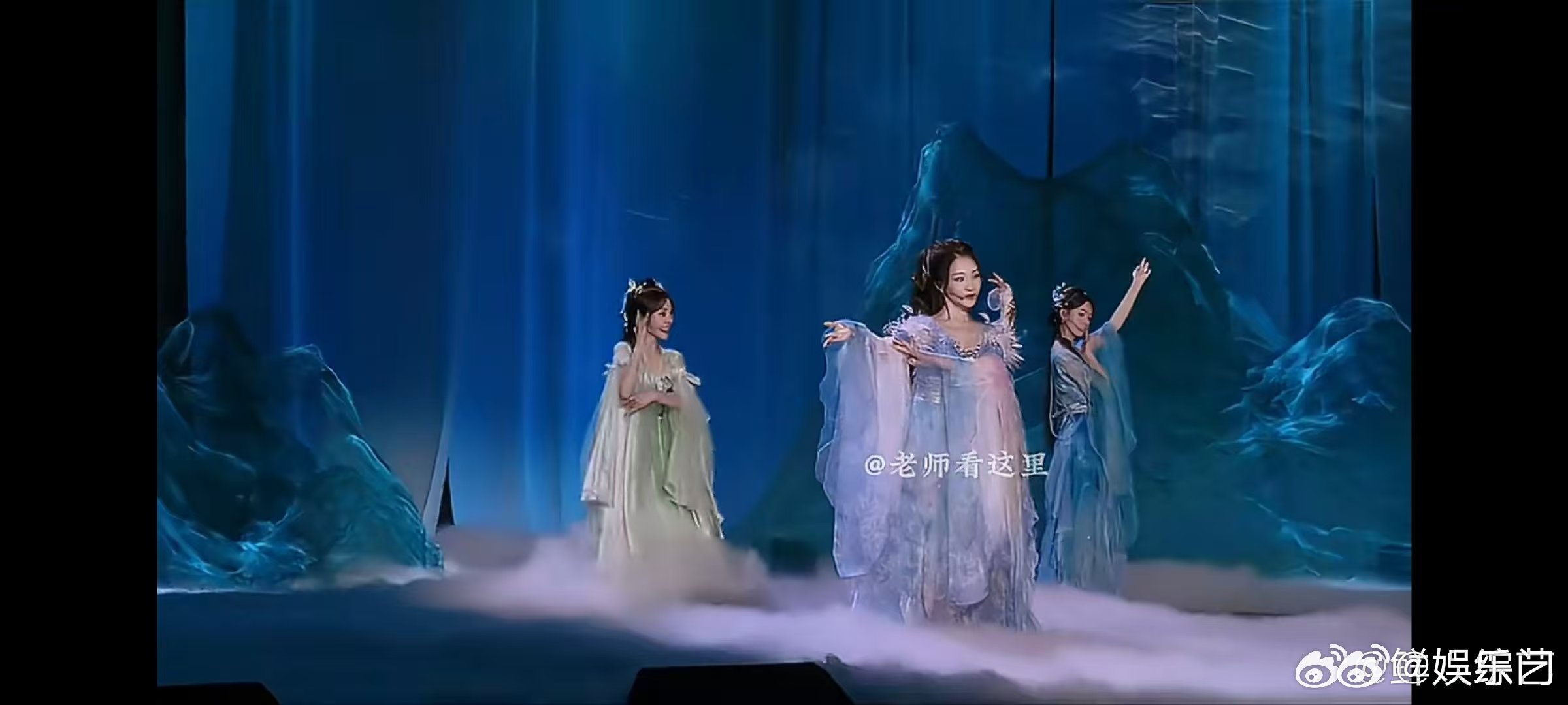 惊鸿一面现场直拍惊鸿一面直拍夯爆了全员默契配合默契十足，演唱水准进步显著，这支爆