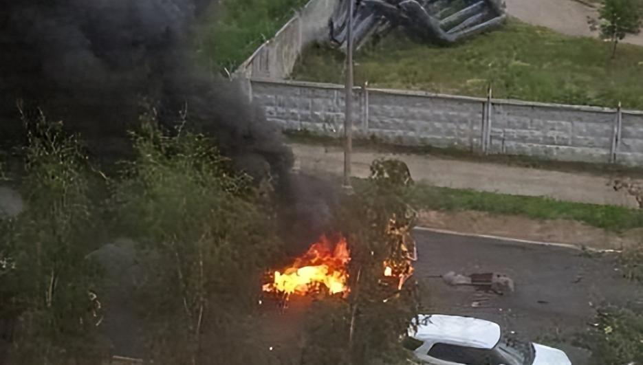 莫斯科近郊突发爆炸，俄高官伤重身亡，西方集体失声


俄乌战场的硝烟早已不止蔓延
