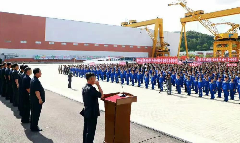 根据媒体报道，邻居家的第三艘五千吨级驱逐舰将在2026年10月10日之前在南浦造