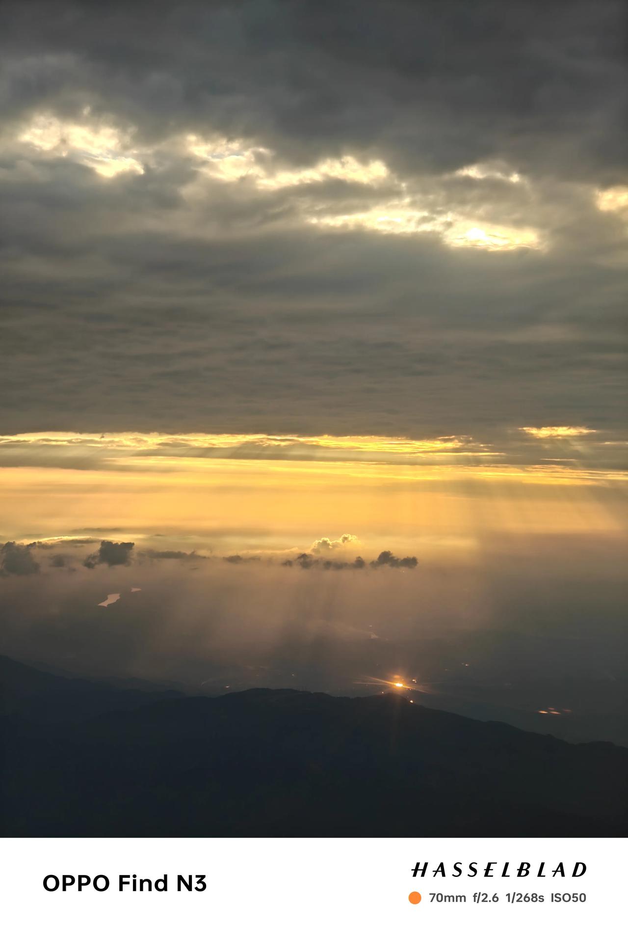 当丁达尔效应出现的时候，光便有了形状。
昨天忘了发的我认为的全场最佳，来自OPP