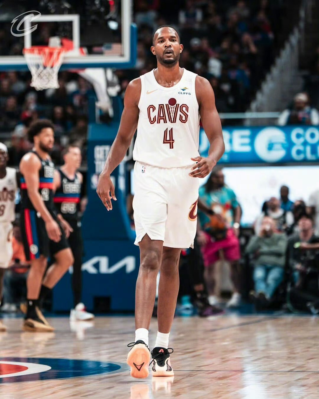 骑士vs活塞骑士克利夫兰骑士 今天你当老大带队！稳住，我们能赢！ 