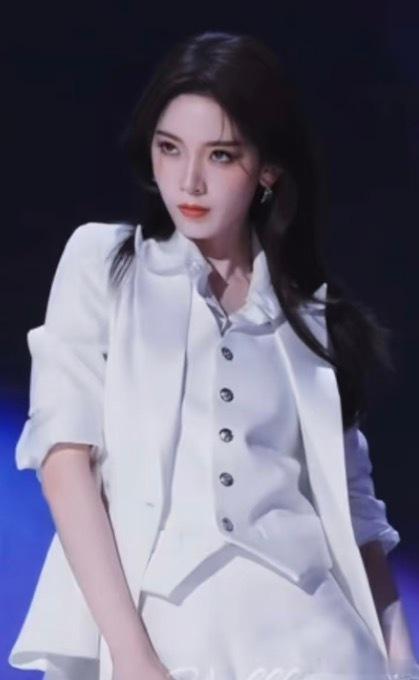 这个小陈瑶也太美了！！每一公都美晕我 