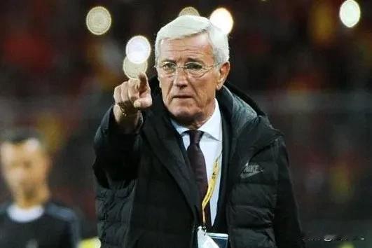 历史证明，伊万科维奇的帅位能撑到什么时候球迷说了算。
  新帅首秀，球迷:新帅新