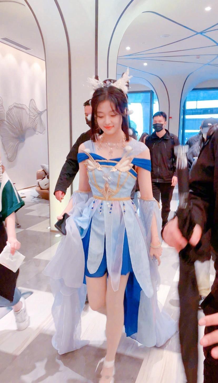 孙千嫦娥灵动迷人 