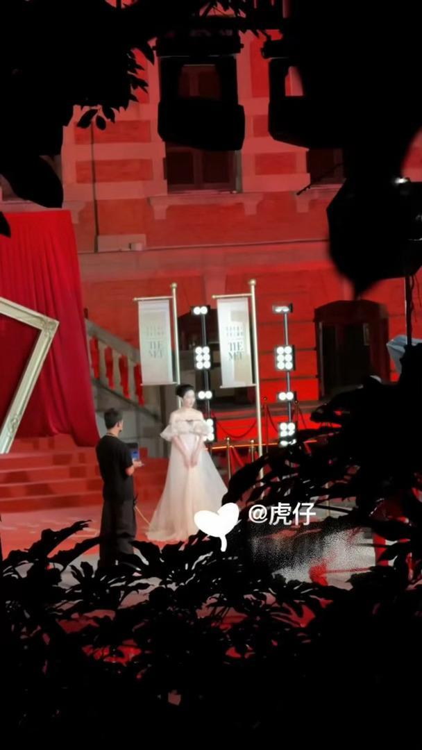 模糊也挡不住的美貌[爱慕][爱慕][爱慕] ​​​