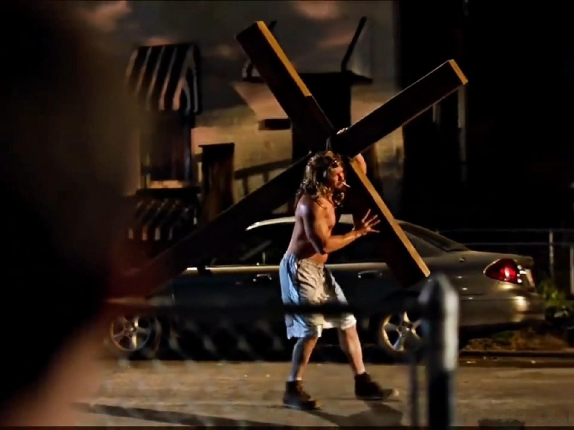 刷了几条斩杀线的视频，突然想起《无耻之徒》加拉格一家，现在看这家人似乎还是在斩杀