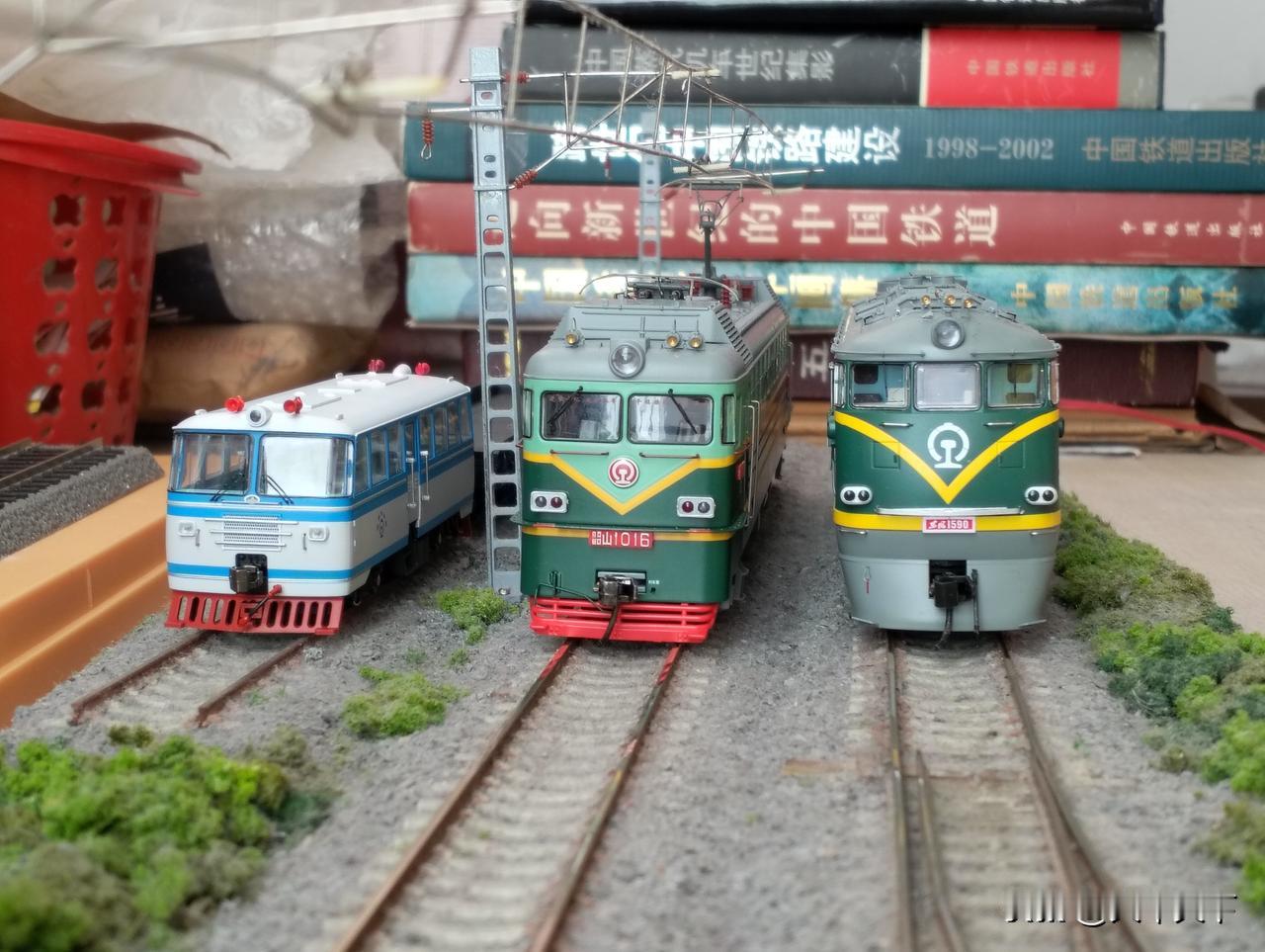 虽然知道火车模型是二十多年前了，不过以前没考虑过买火车模型，后来有了拍摄工具就专
