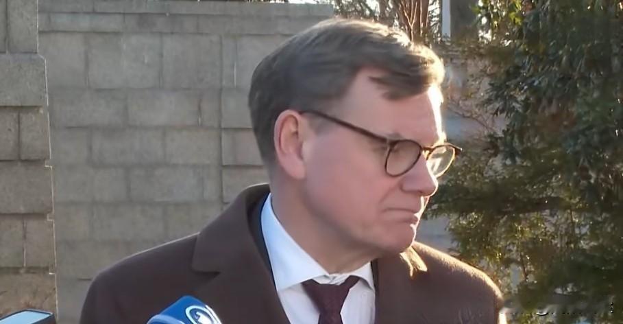 德国外长与美国国务卿卢比奥会谈后表示，德国将协同美国应对伊朗，德国考虑对伊朗实施