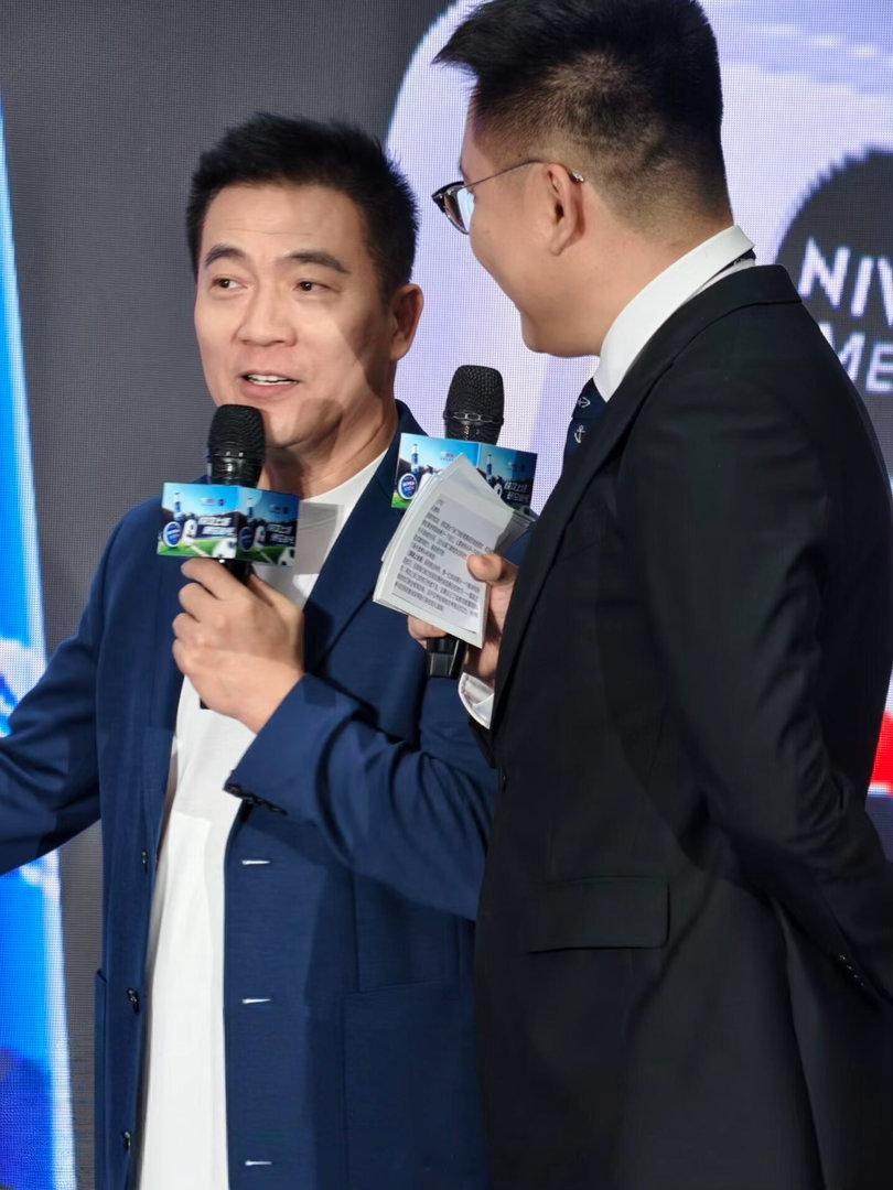 中国球迷还不习惯没有意大利队 跟老意大利球迷聊起这个话题，他们现在连骂都懒得骂了