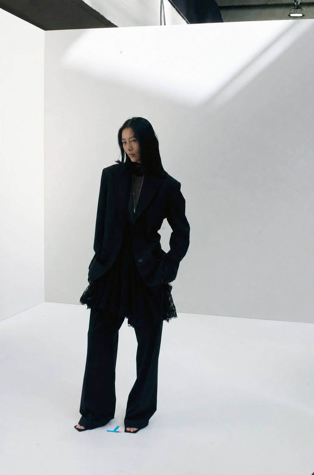 刘雯[超话]Balenciaga S/S 2027 Backstage ​​​