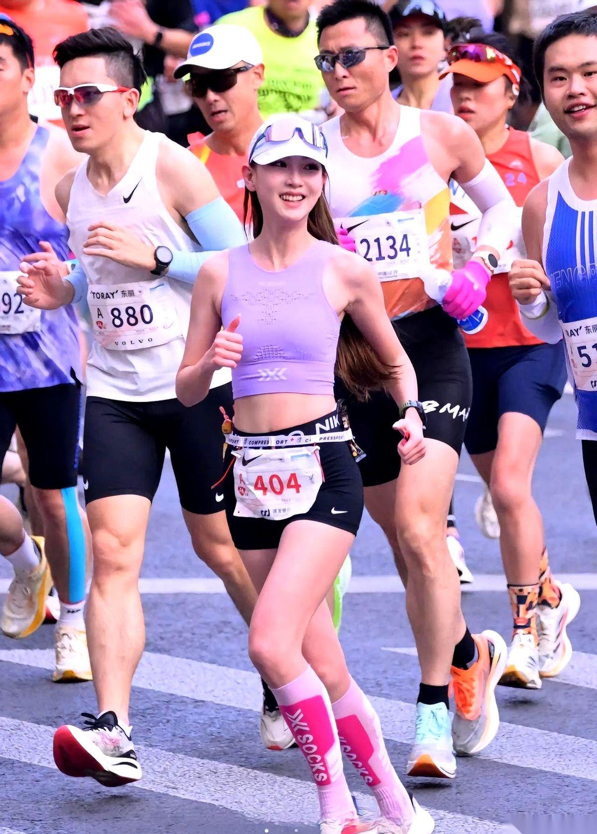 这头比赛刚一刀切，那头文件就下来了，鼓励大家跑起来。
说真的，前阵子那一波取消潮