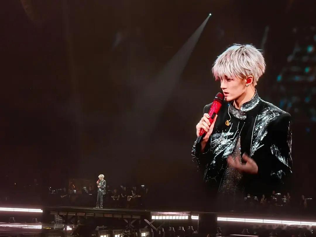 檀健次怎么这么瘦了？第一眼还以为罗云熙 ​​​