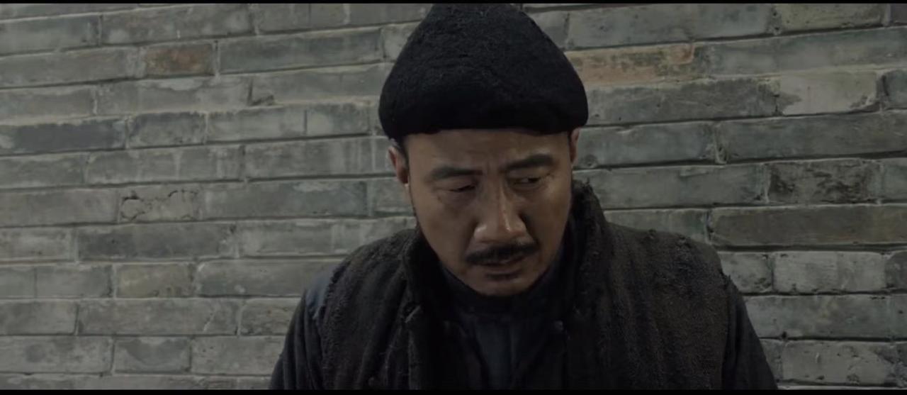 《归队》中最惨的一个战士就是小贵。

他想叛变吗？

他不想，但是被日本人抓了，