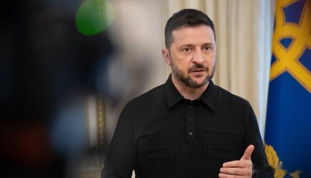 泽连斯基否认美乌会谈破裂 ：与美国对话每天都在继续当地时间12月30日，乌克兰总