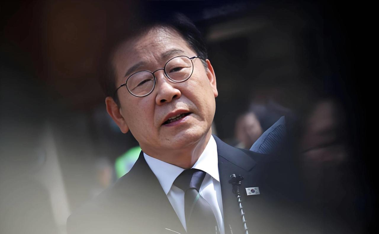 日本提高华人签证费后，韩国宣布了！
 
7月1日这一天，东亚两个邻居在签证问题上