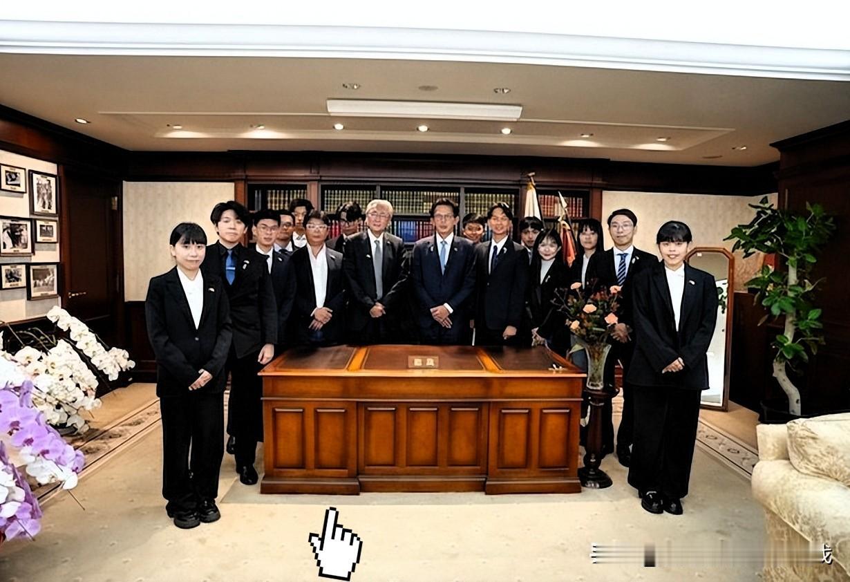 不查还真不知道
黄国昌这几日跑去日本与反华势力合作，其行为引发广泛不满。这种行径