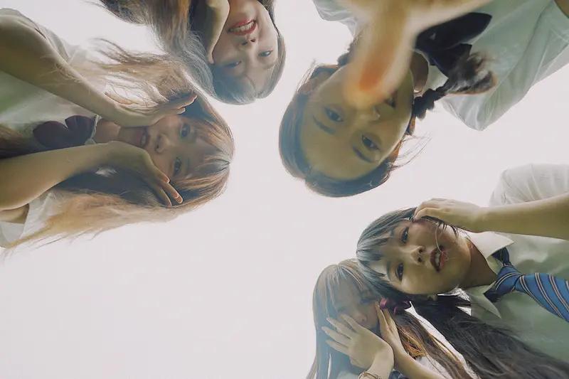 学生之间的圈子，早已悄悄按成绩分层

慢慢发现，学生之间早就有了清晰的圈子划分，