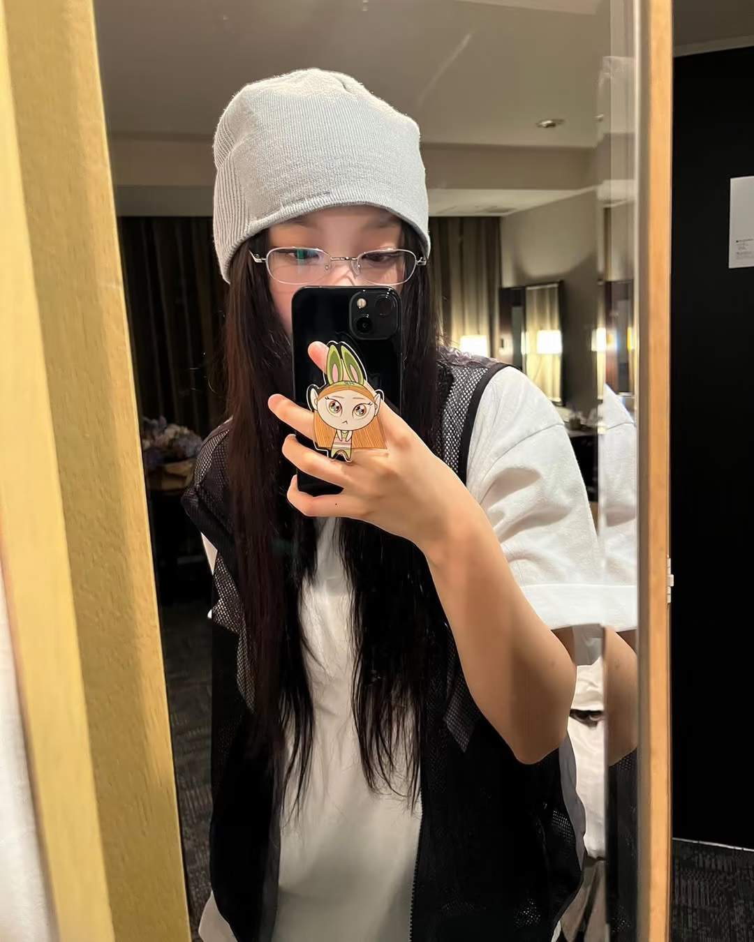 镜中粼影🪞✨ ​​​