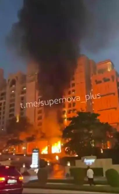 欺骗，绑架，暗杀，当调侃照进现实，才越来越明白先有国后有家这句话的重量，才越来越