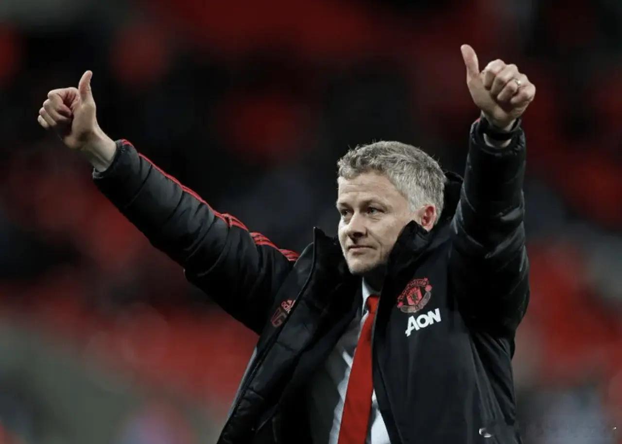 感动！52岁索尔斯克亚主动请缨：愿第2次执教曼联 合同你们随便给 阿莫林下课后，