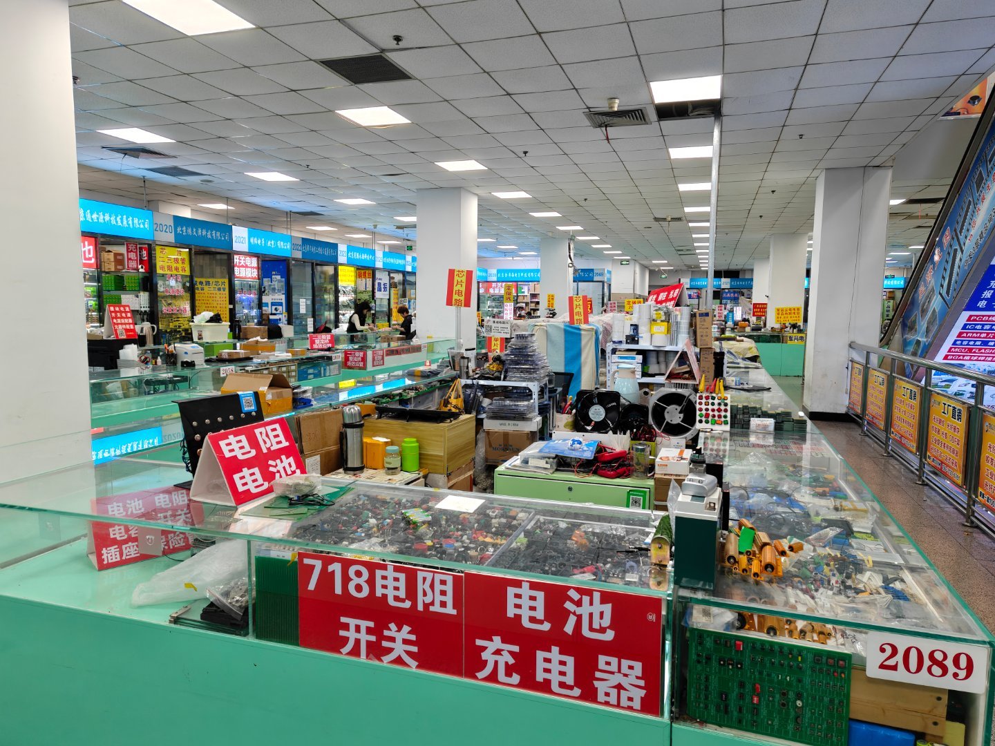 显示器复活成功！省了几百块之前吐槽过我这台MateView 28寸显示器突然黑屏