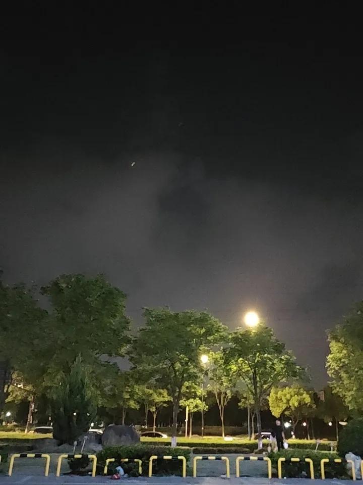 养生的最高境界就一个字：简！少折腾，才能少跑医院
 
很多人搞养生，越养身心越累