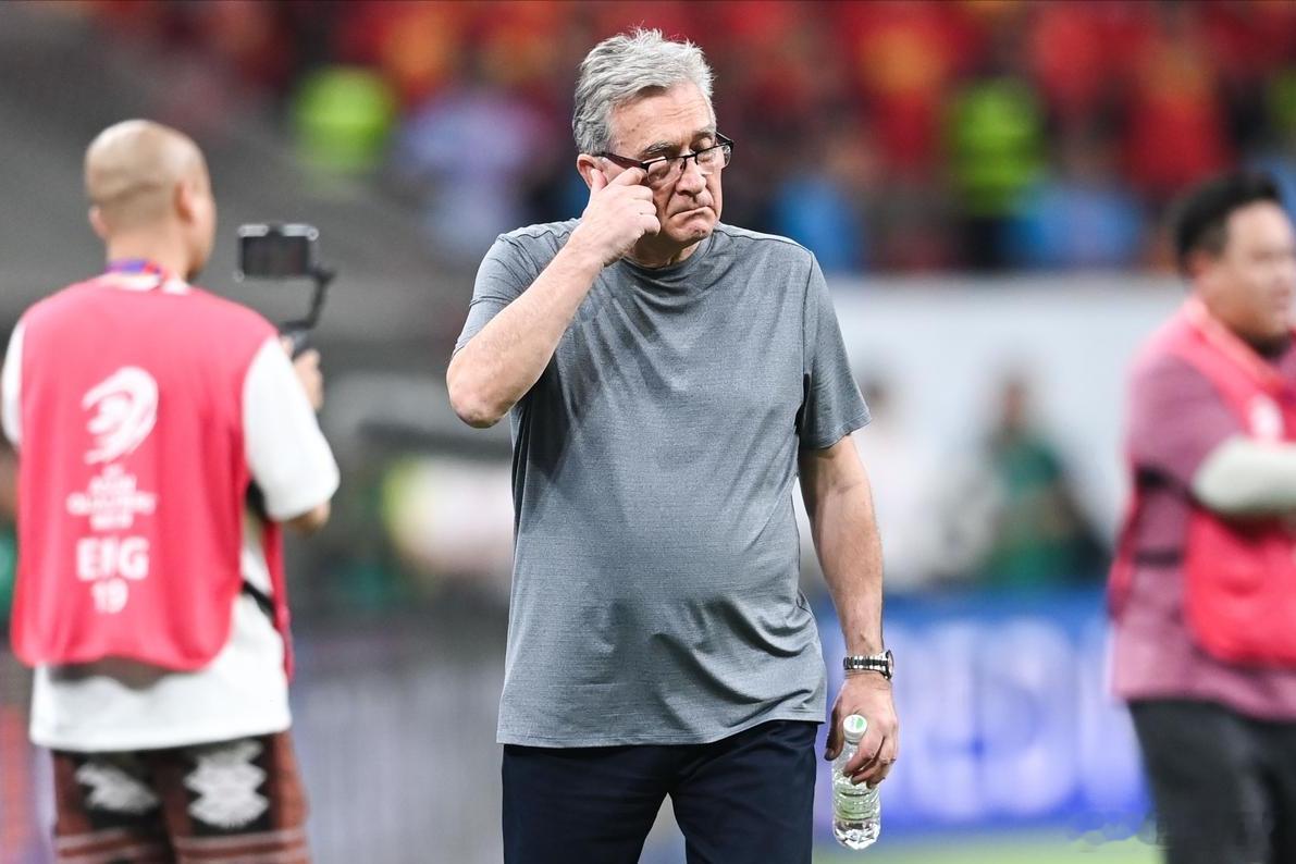 伊万老头子就是嘴硬，之前还在说有不少球队请他出山，结果呢？如果真的有人请他，恐怕