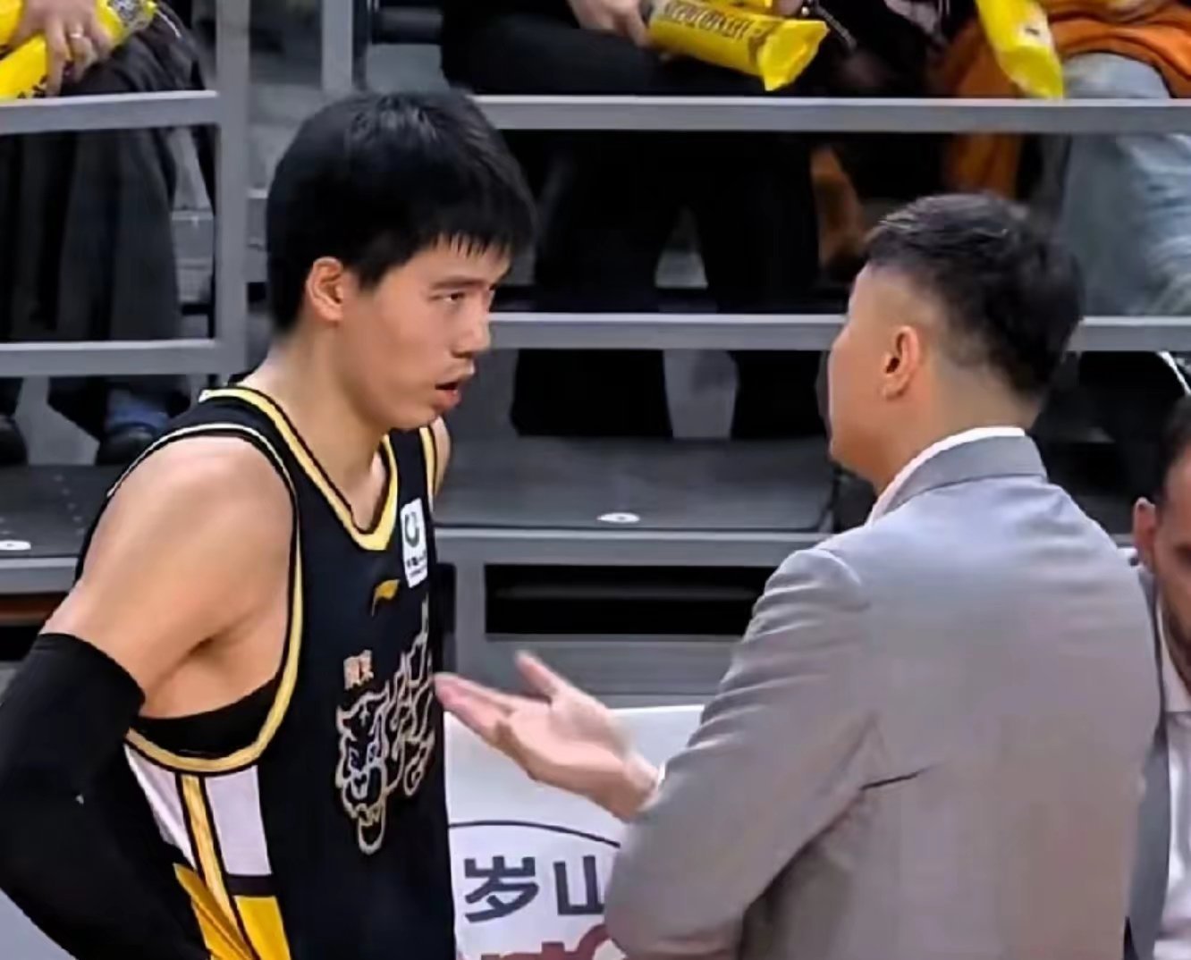 广东男篮主力中锋焦泊乔因个人原因申请离队，上一个是张明池申请离队后，没有回来，去