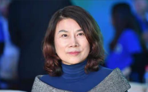主持人好奇地问董明珠: