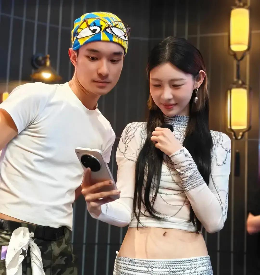 她是千万粉丝的网红，人设光鲜到让人以为她什么都有。可你知道吗？痞幼为了上恋综，足