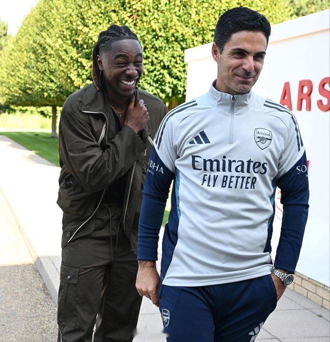 保罗·默森表示：罗杰斯目前是英超联赛中状态最好的10号位置球员，他在英格兰队的位