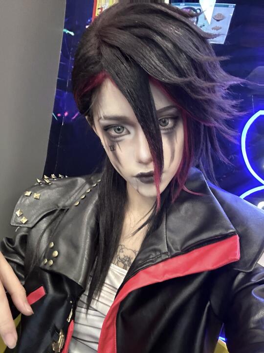 VI