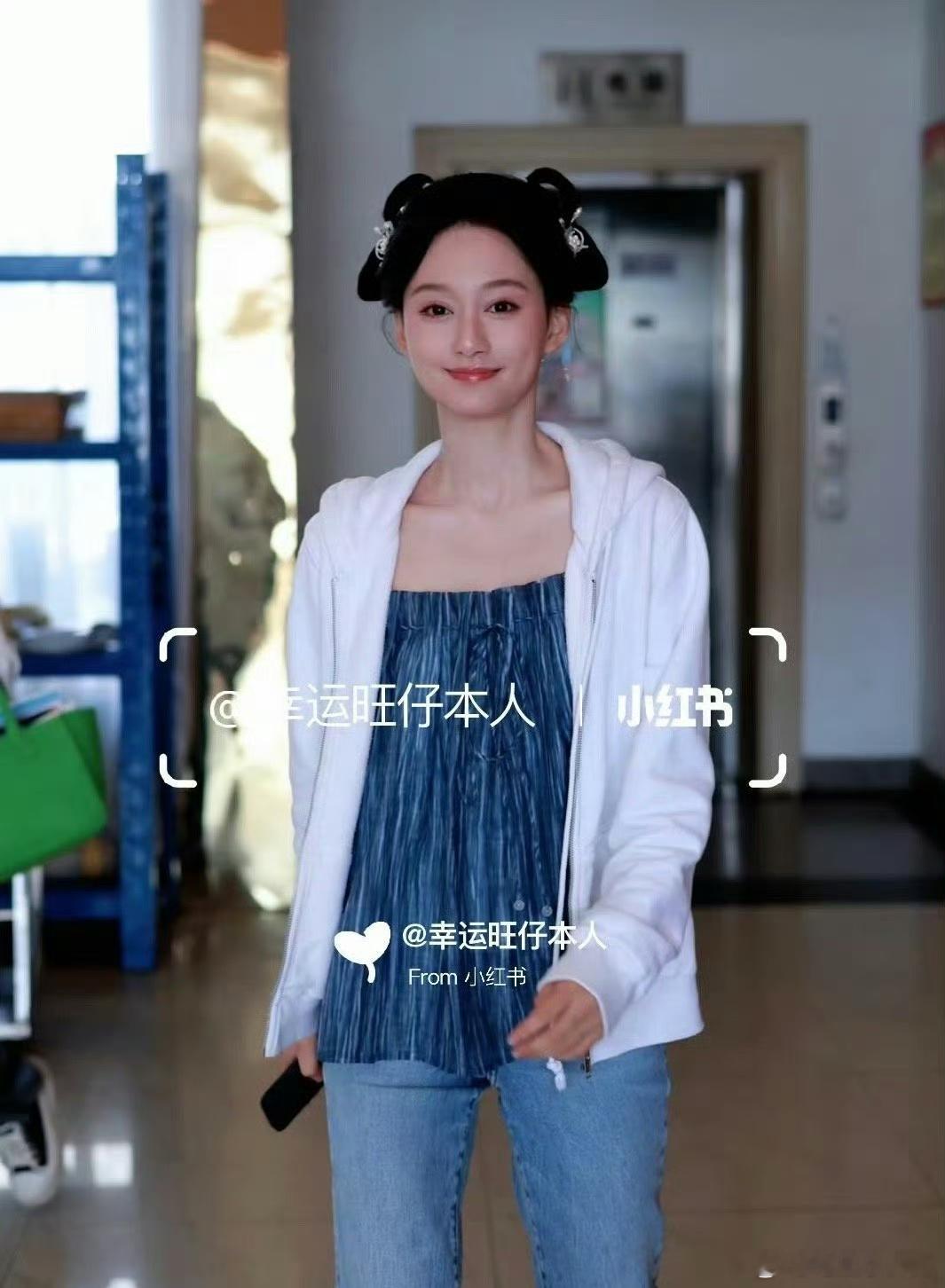 刚刷到引灯诀的时候，以为是哪个群演，现在发现原来是是女主角。 ​​​