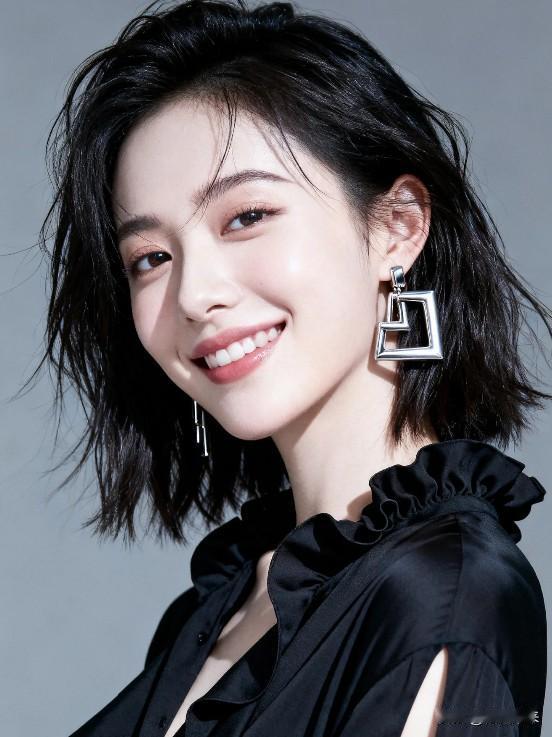 长久仰慕老师满腹才思，即兴撰联流畅自如，意蕴悠长，寻常文人望而不及。晚辈心生倾慕