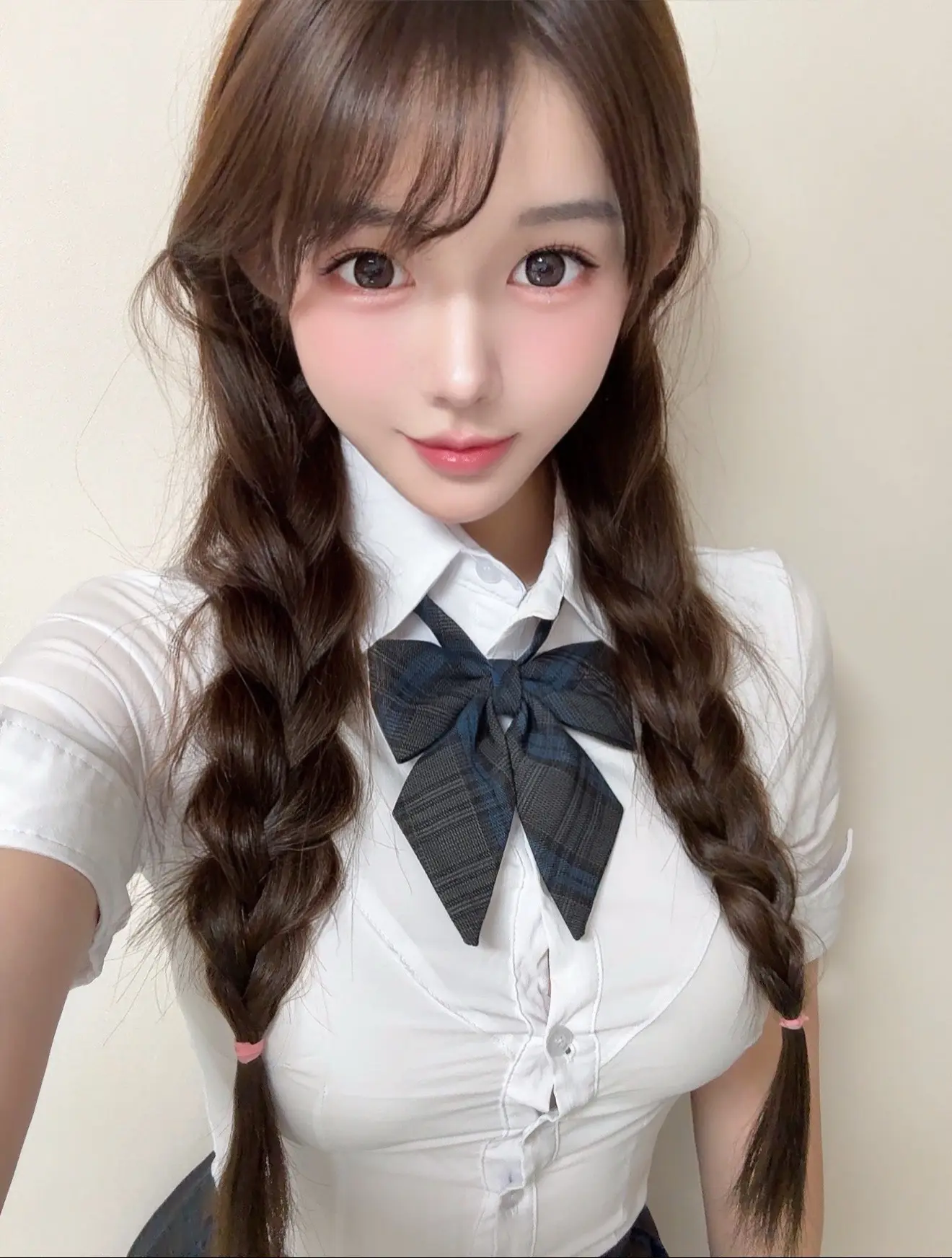 “我翻了你朋友圈近照，身材比我想象中劲爆”