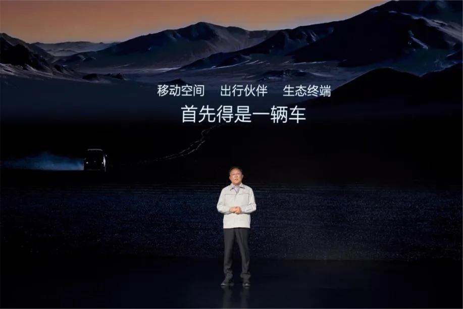 整车智能化，不是只靠一个车机系统就行的，而是靠整车所有零部件的协作才可以的，比亚