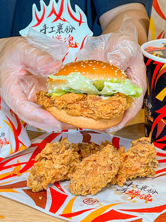 麦辣控集合！深圳麦当劳有大事发生！