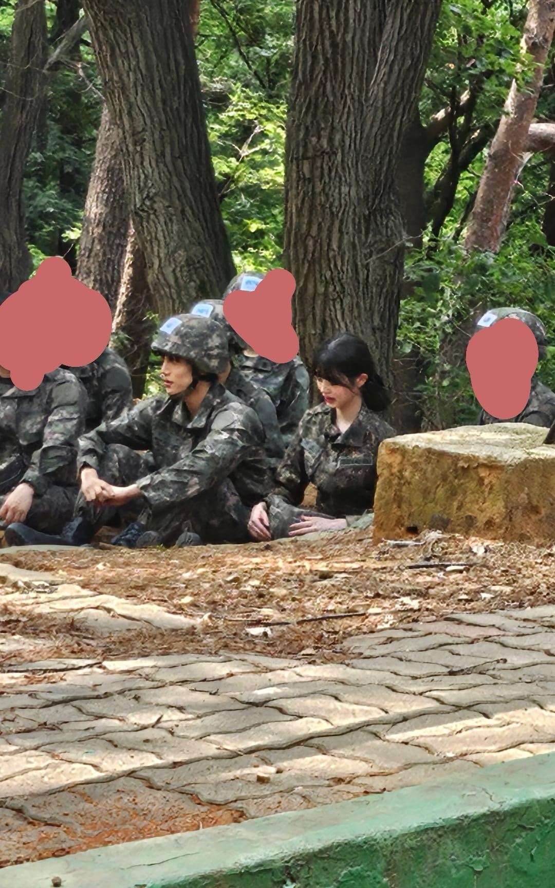 偶遇张元英当兵[柯基]（开玩笑 ​​​