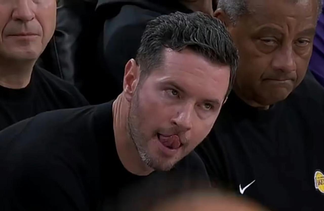 雷迪克是疯了吗？

湖人圣诞大战惨败火箭，赛后，雷迪克表示：“很多球员嘴上都会说