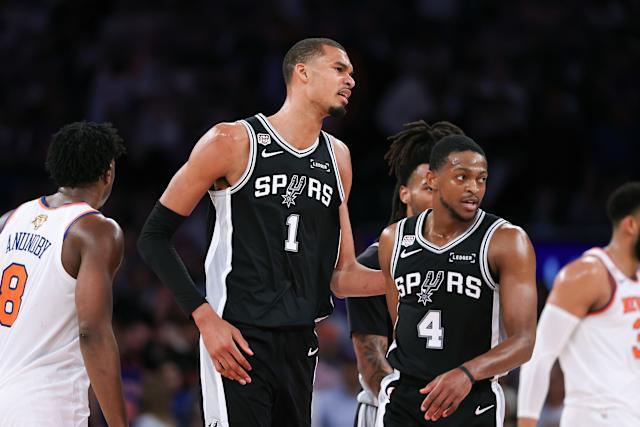 在周一进行的NBA总决赛第三场比赛中，文班亚马砍下32分、8个篮板和6次助攻，率