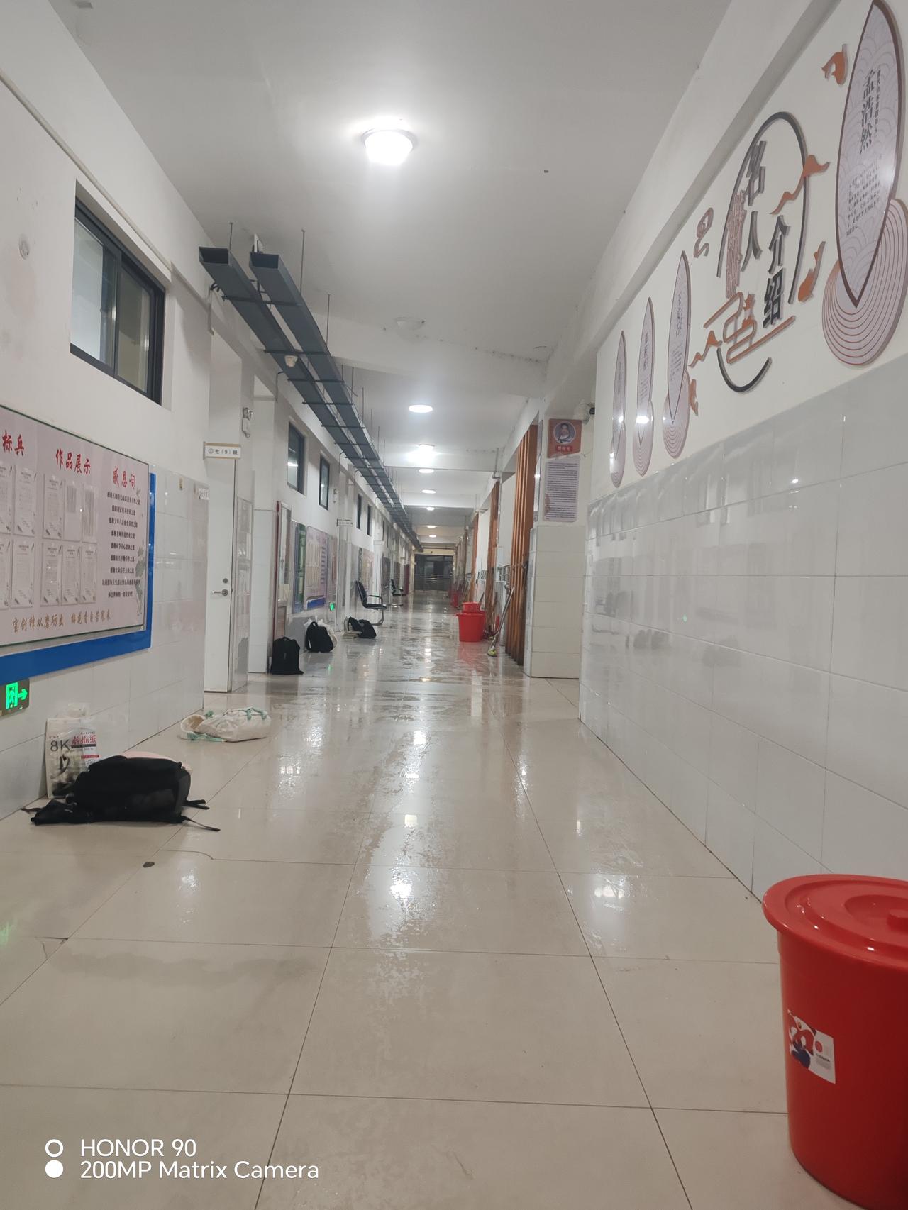 现在，八九十年代的中师生，依然是基础教育的中坚力量！且至少还要再持续十年。