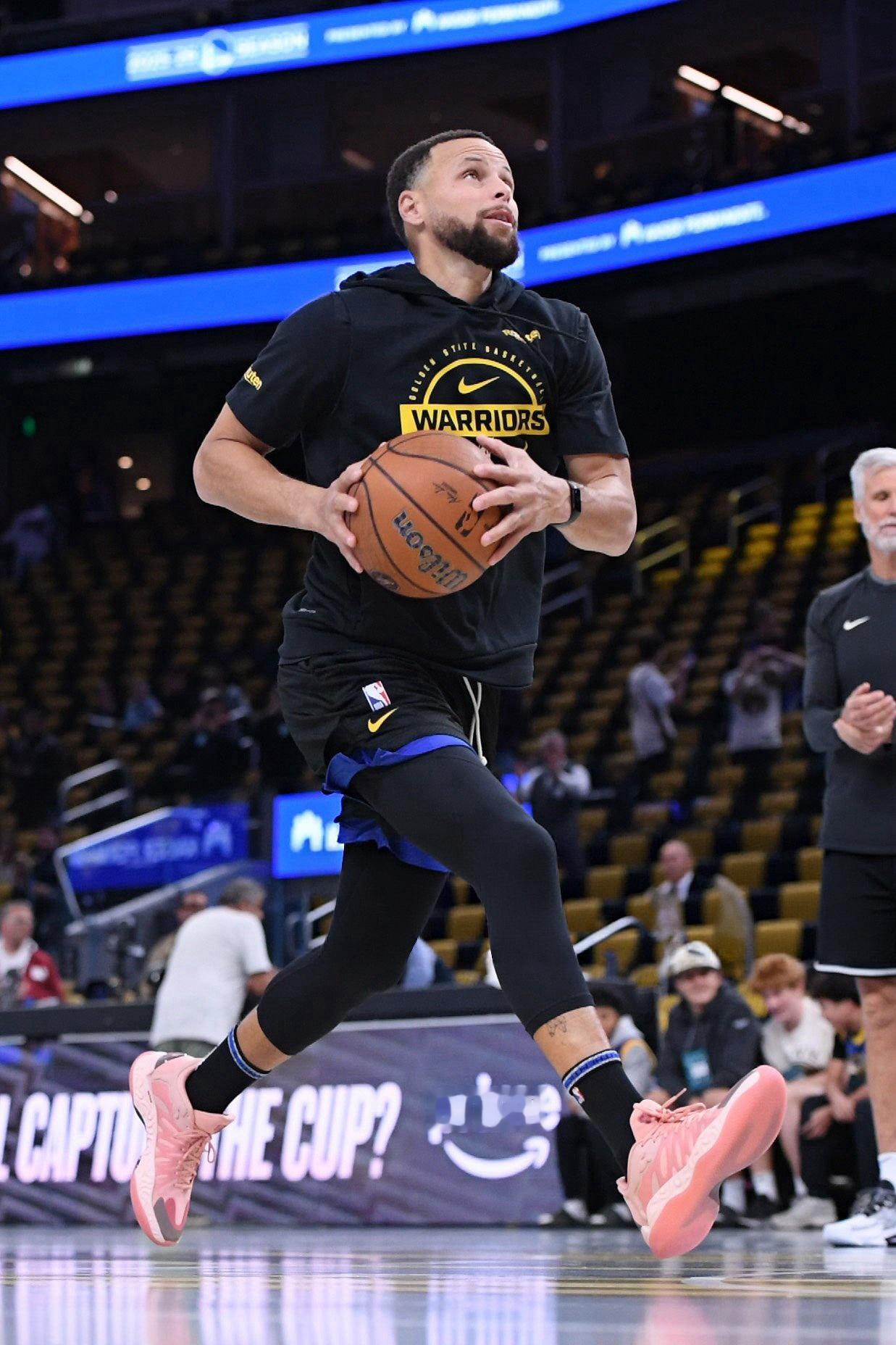 哈利的绝杀战靴 没想到库里能够上脚Hali 1 “Hibiscus”哈利伯顿1代