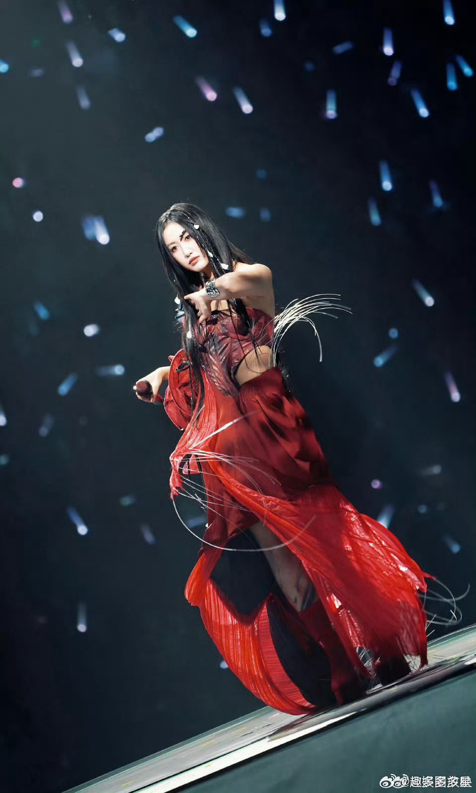 天津泡泡岛阵容天津泡泡岛音乐节陈粒亮相天津泡泡岛音乐节，嗓音独特又有故事感，舞台