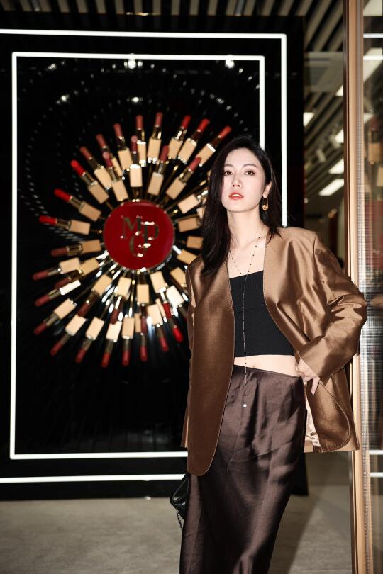 独属于东方女性的浪漫美学彩妆