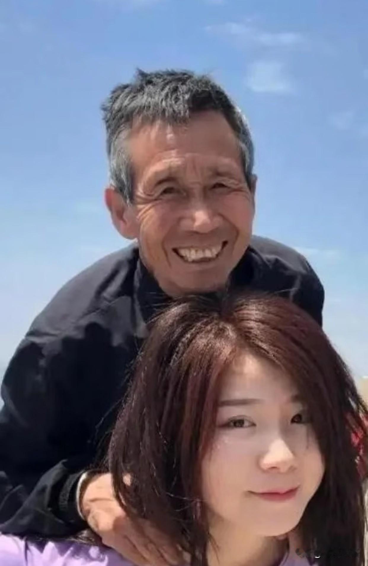 现实版的《酒干倘卖无》
这声“爸，上来”，看哭无数人！
捡破烂为生的光棍老爹，