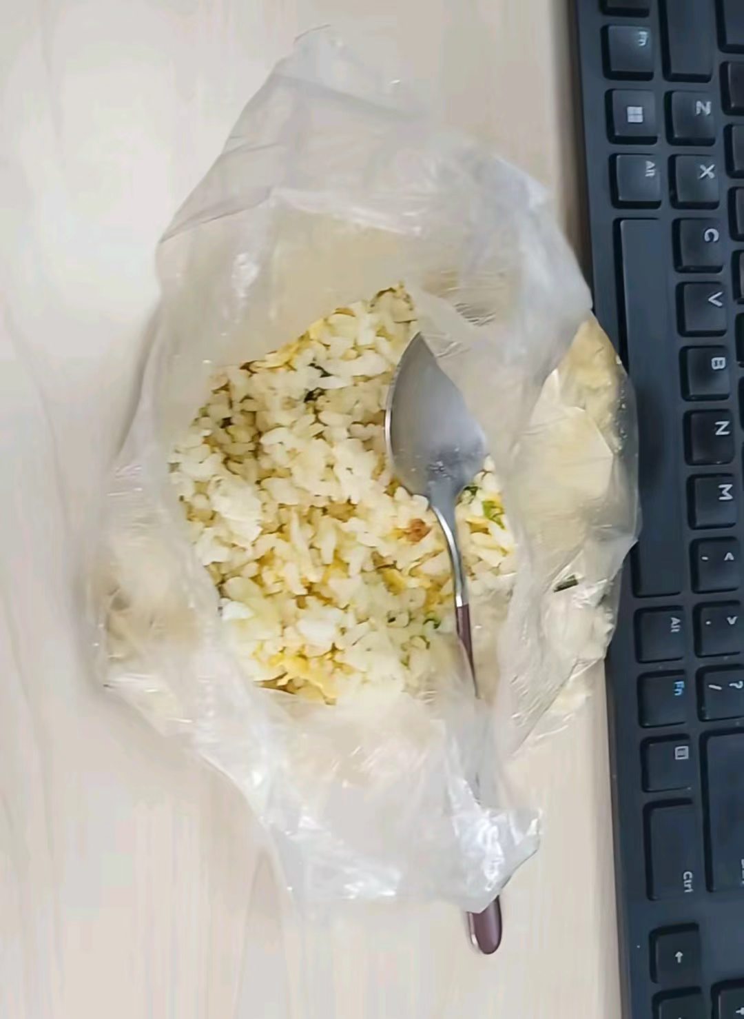 上班带饭已经这么超前了嘛，全民进入纯过日子时代 ​​​