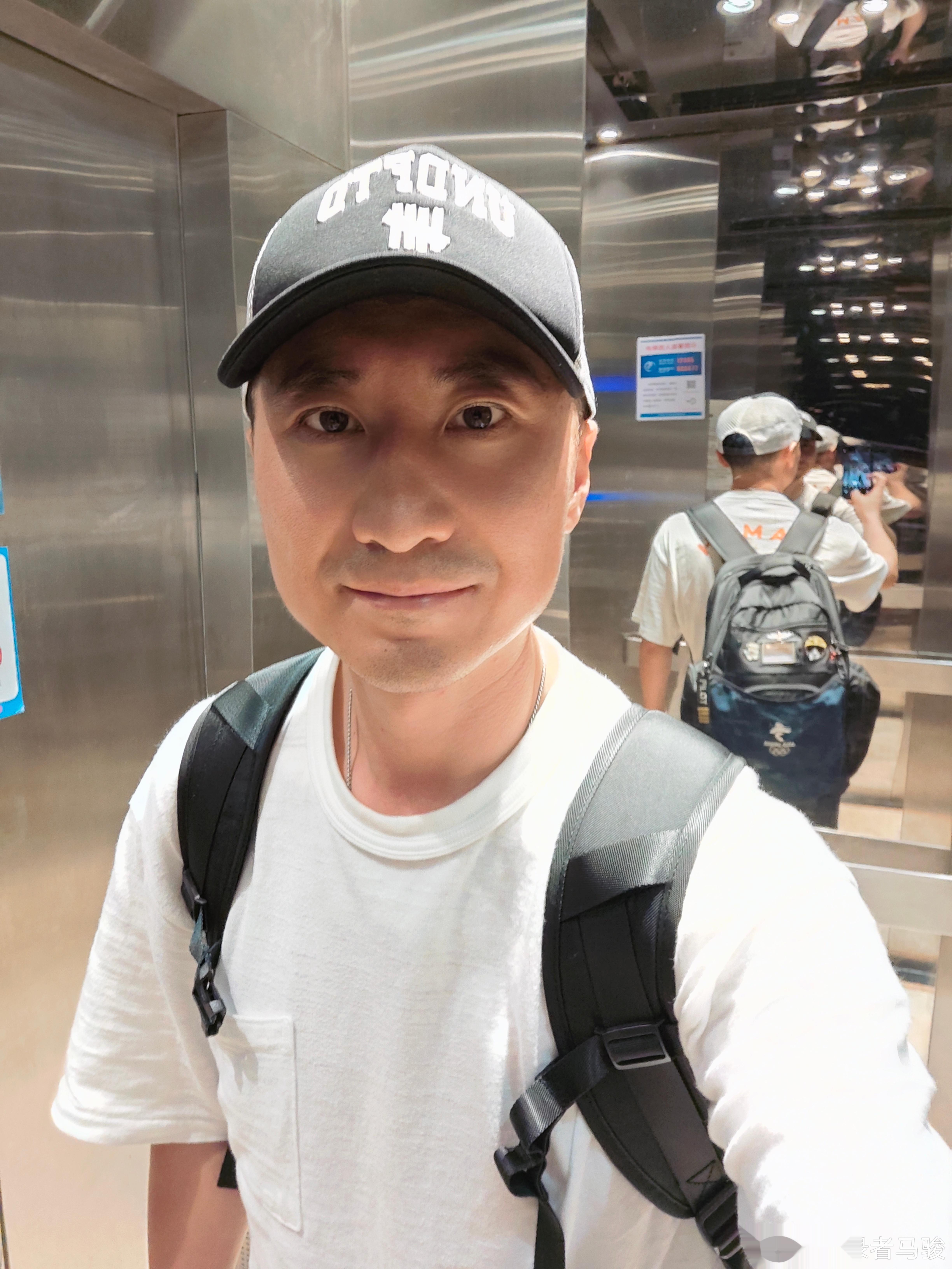 愿你沉淀又执着，对每件热爱的事物都全力以赴又满载而归。好梦~~~ ​​​
