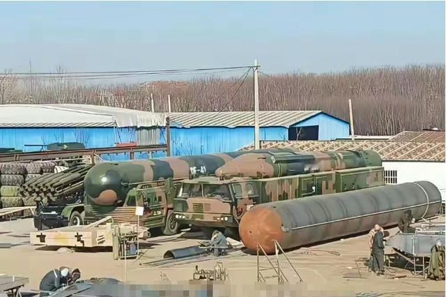 美国终于能“安枕无忧”了，原来中国的东风-41洲际导弹竟是这样的......
